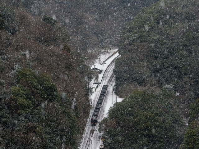 雪の坪尻駅